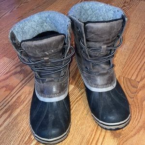 Sorel womens winter boots size 9